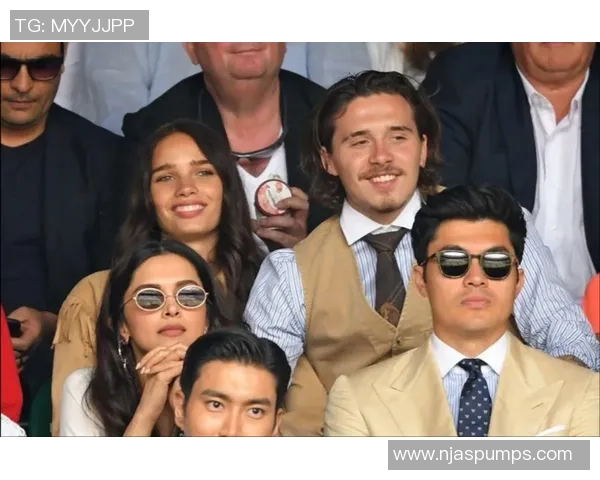 世界足球巨星同框合照 漫画风格展现各国球王风采 世界足球巨星同框合照 漫画风格展现各国球王风采